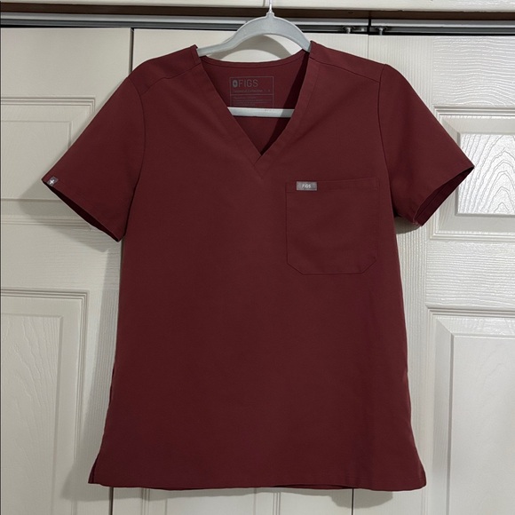 Figs Women’s Scrub Set in Light Wine Color - Picture 13 of 16